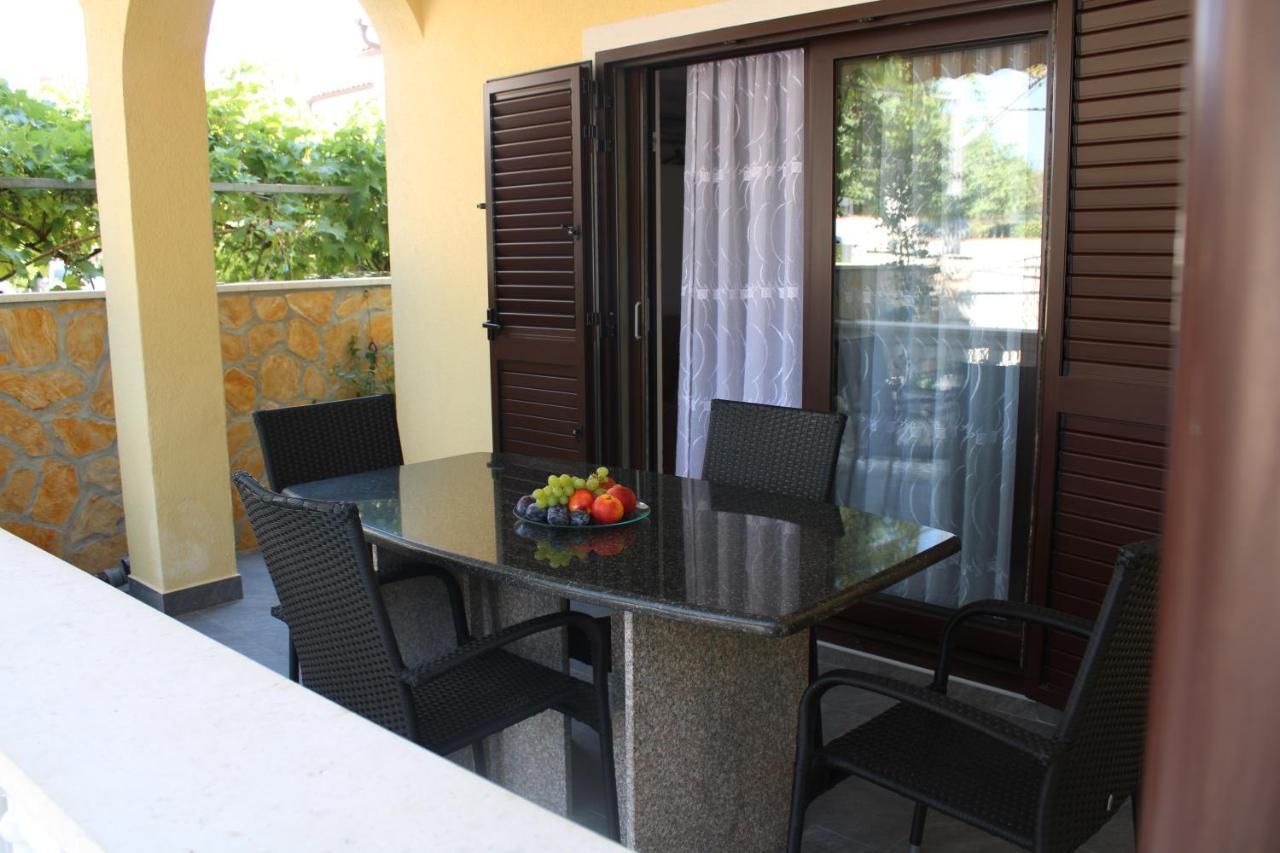 Macola Apartman *