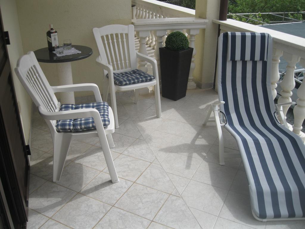 Apartment Macola *