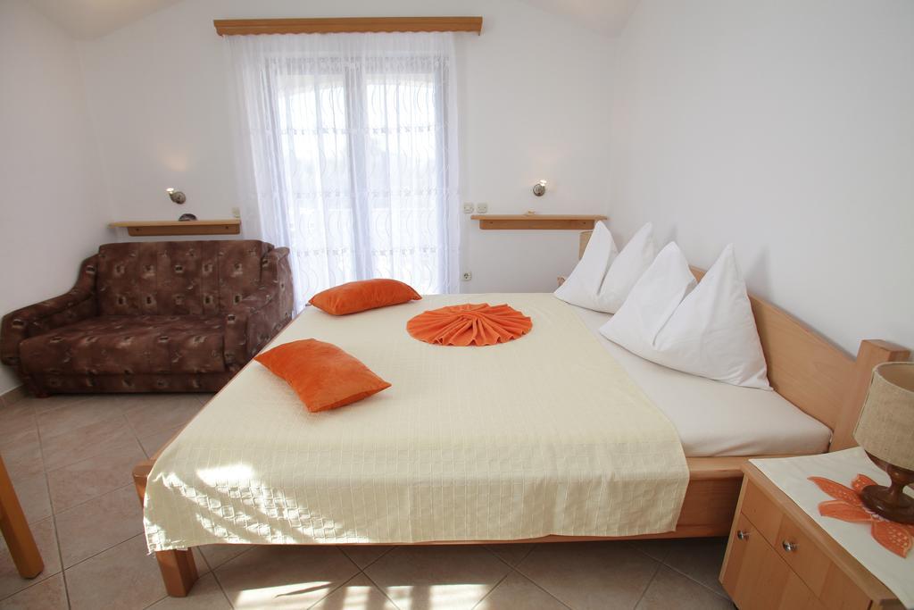 Apartment Macola Trogir