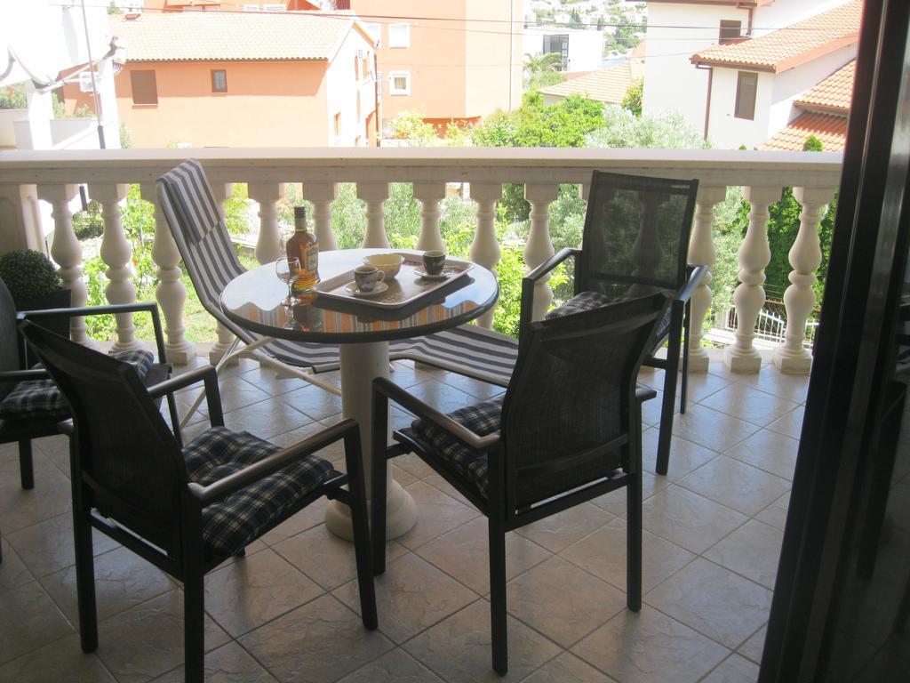 Apartment Macola Trogir